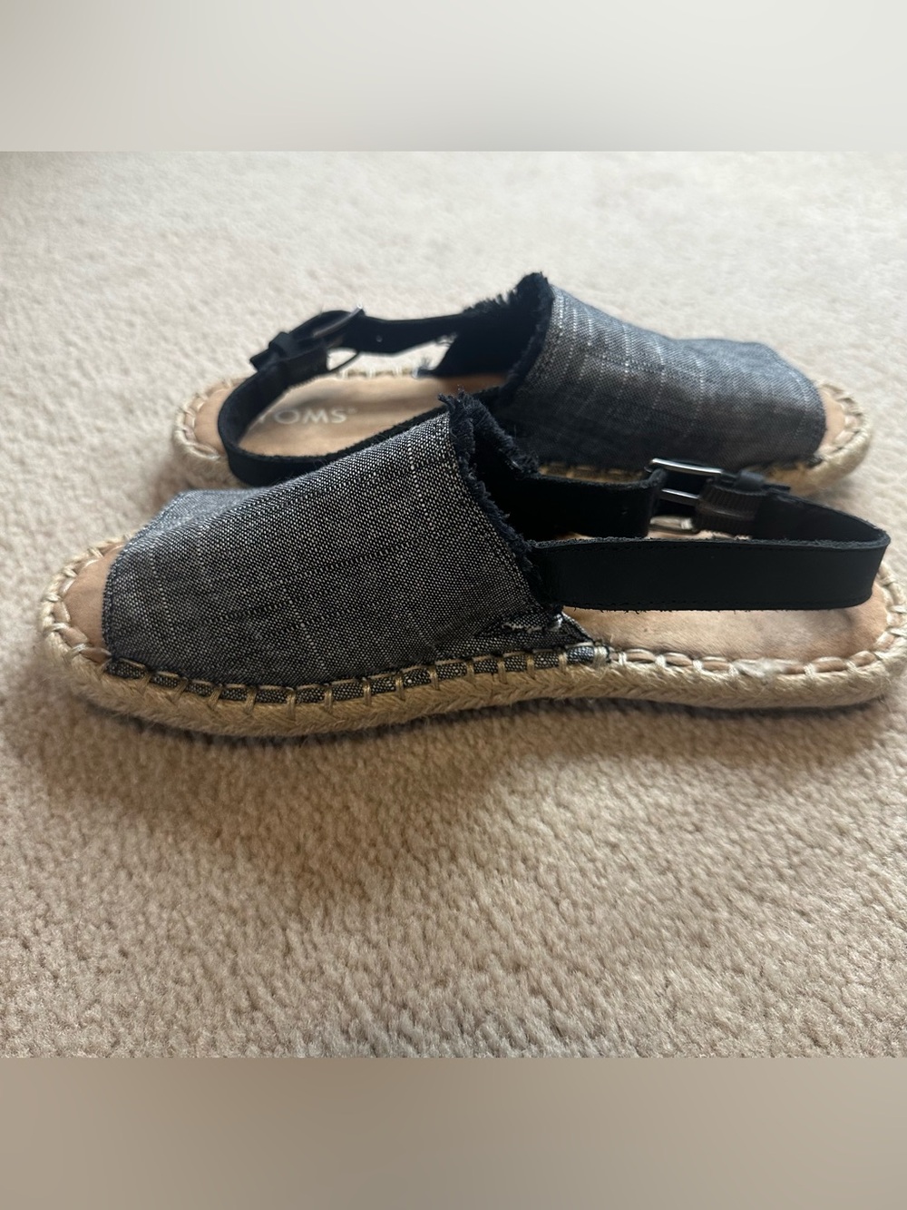 TOMS Clara Denim Chambray Espadrille
Sandals Women’s 7.5 - Picture 8 of 10